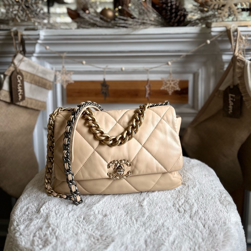 Sold on my FB. Chanel 19 Large Beige - Picture 1 of 17